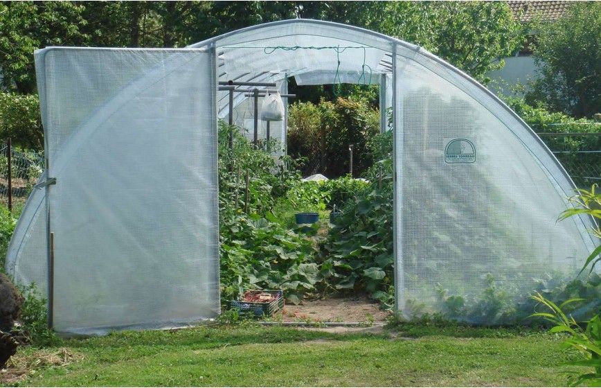 SERRE GOTHIQUE 4m50 x 6m00 SERRE GOTHIQUE 4m50 x 6m00