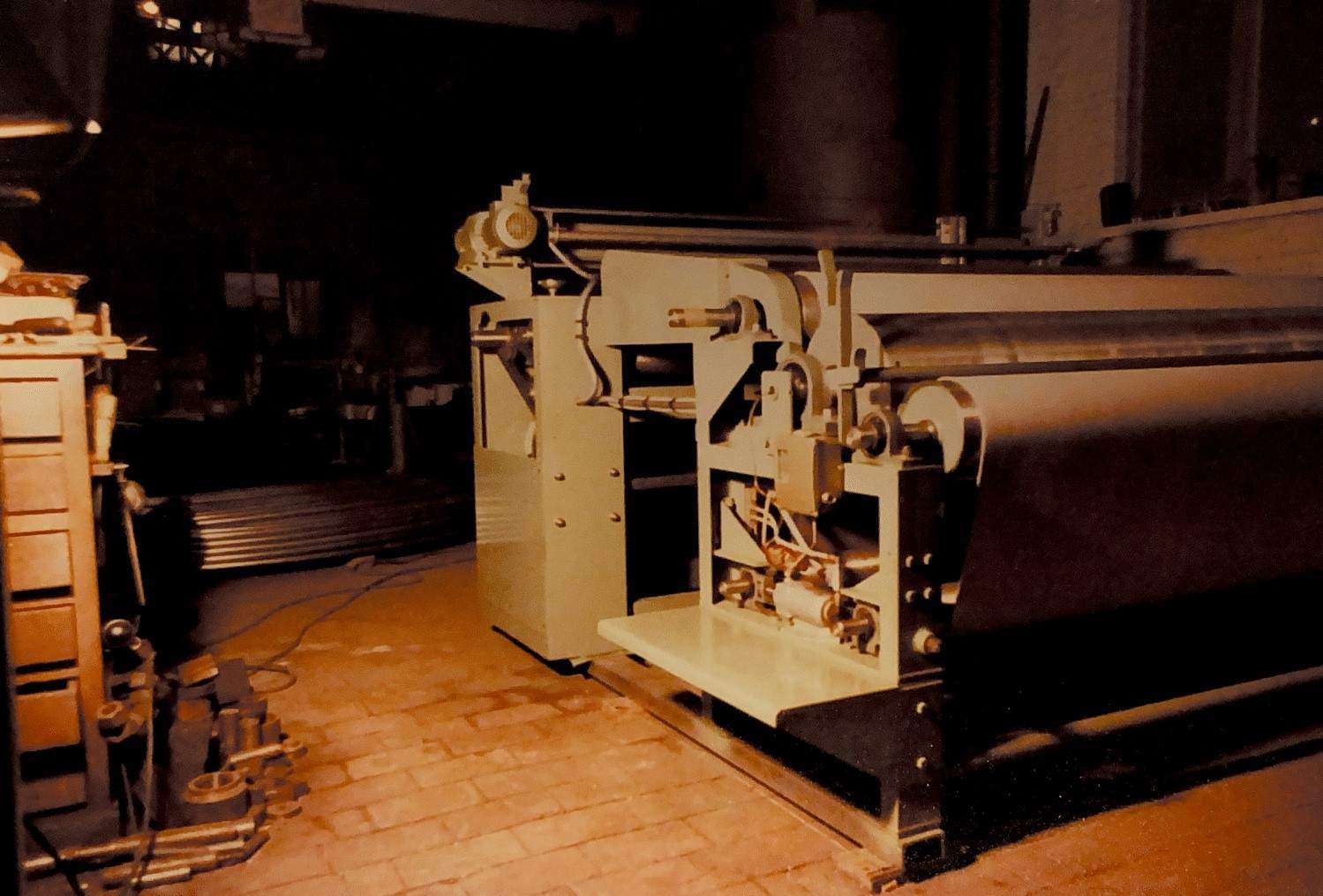 Machine et arceaux de serres Tonneau dans l'atelier de Roubaix