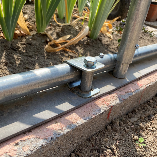 Fixation serre sol béton